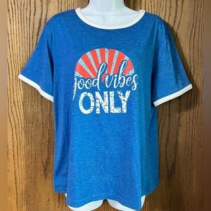 Unbranded women’s tee size XL